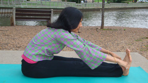 Rajul Mehta paschimottanasana